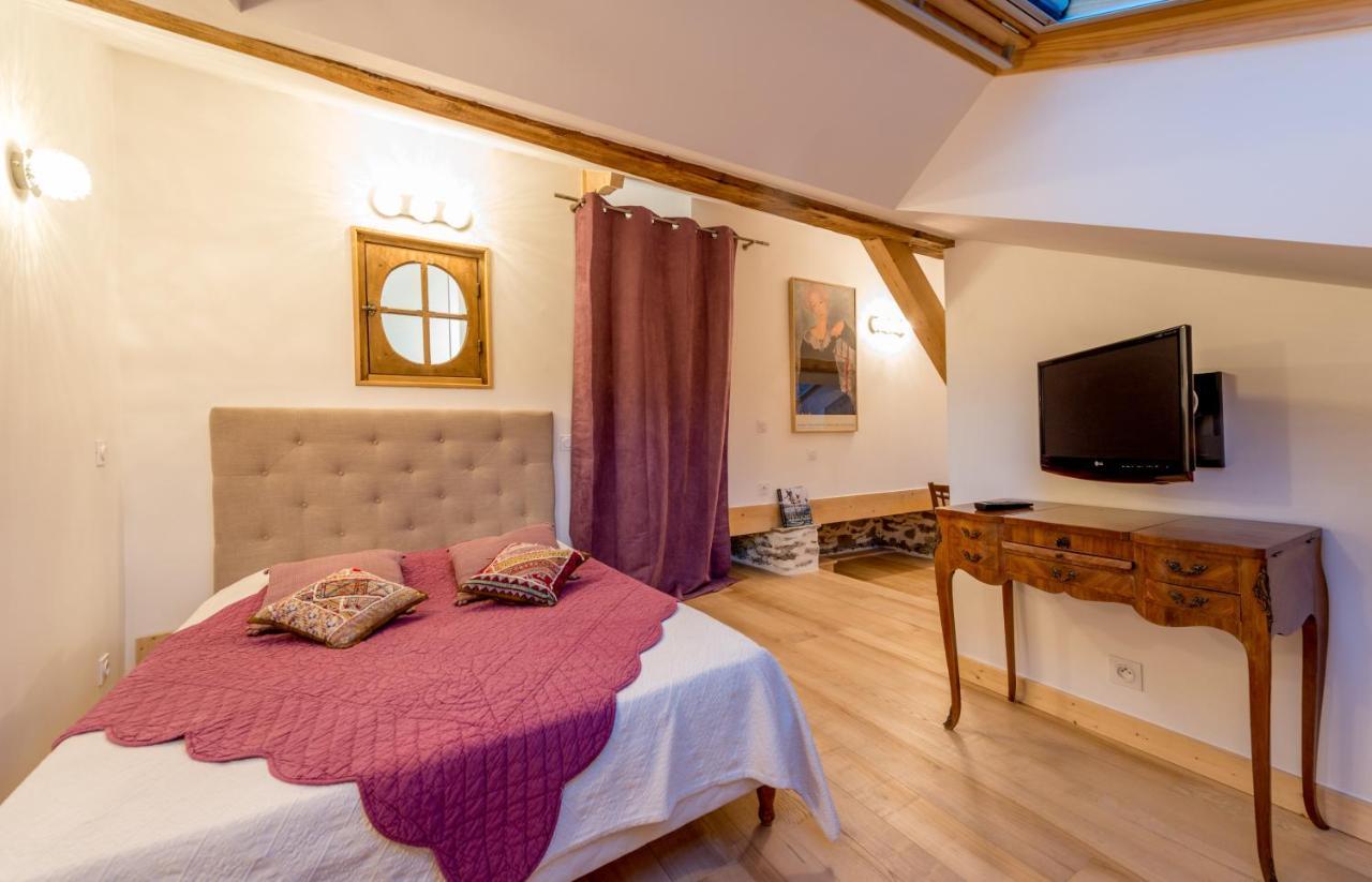 Au Cheval Blanc - Appartements Et Chambres D'Hotes Albertville Esterno foto