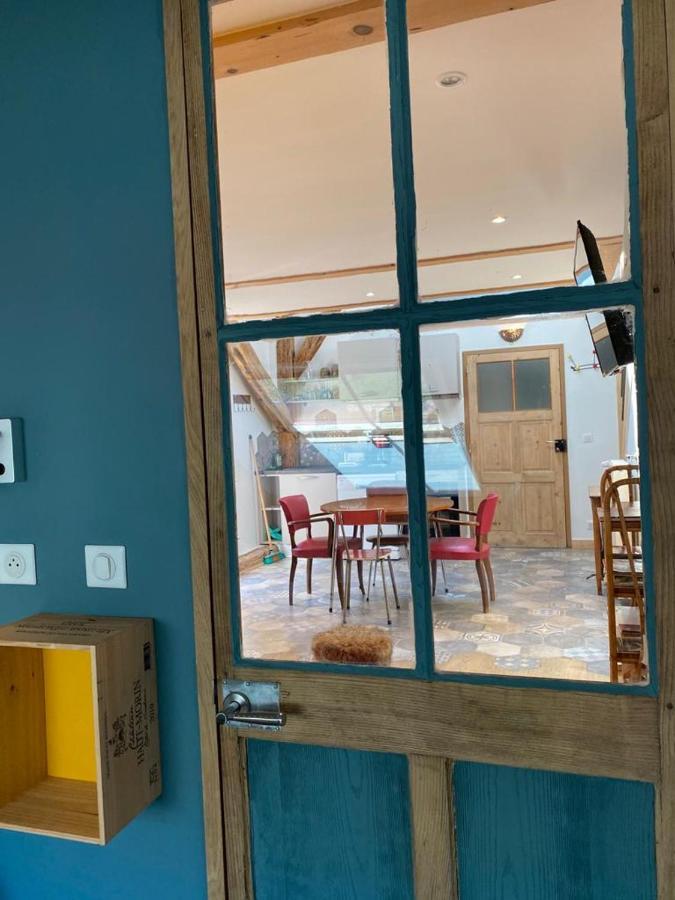 Au Cheval Blanc - Appartements Et Chambres D'Hotes Albertville Esterno foto