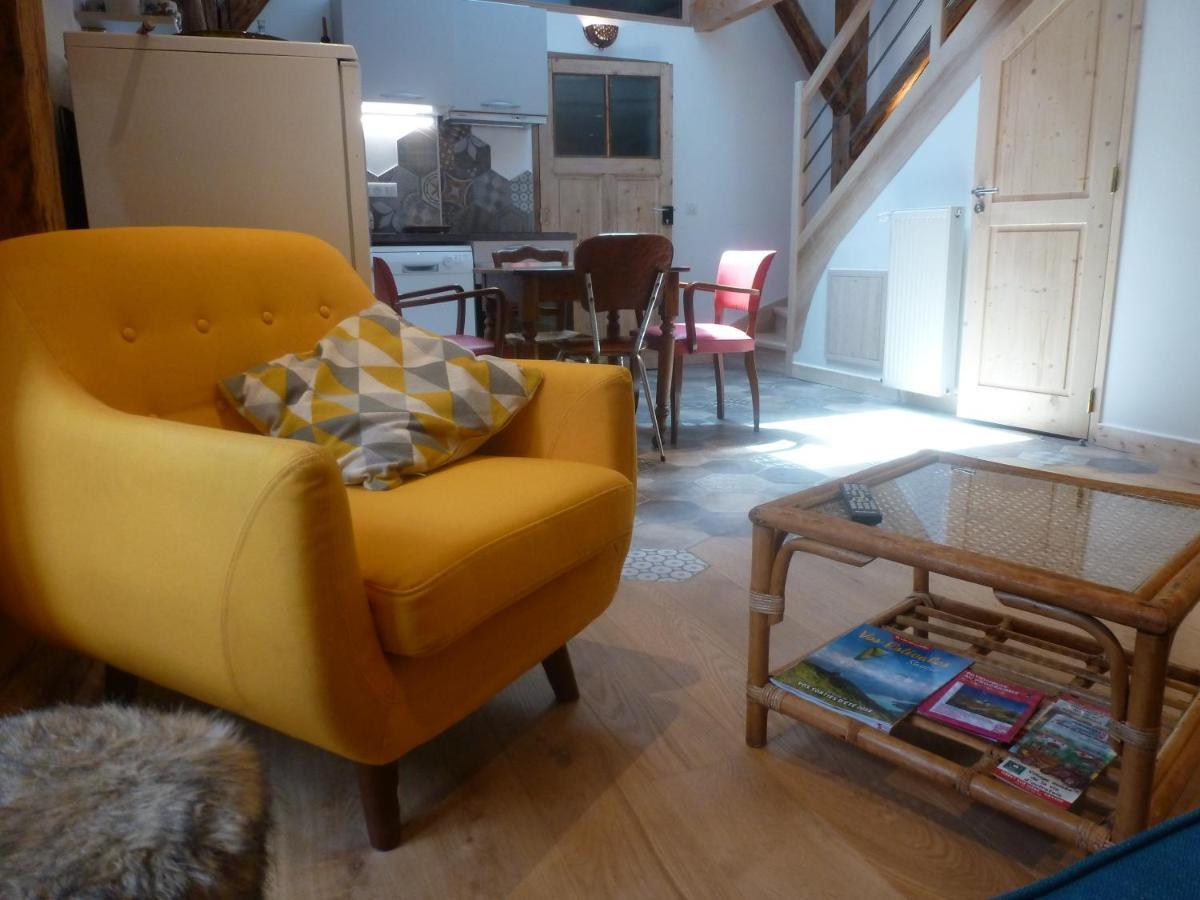 Au Cheval Blanc - Appartements Et Chambres D'Hotes Albertville Esterno foto