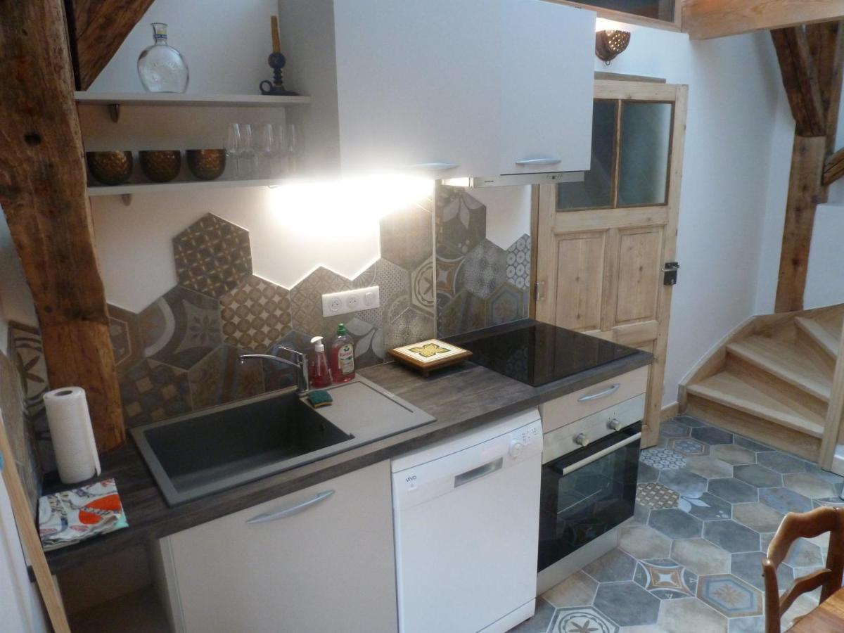 Au Cheval Blanc - Appartements Et Chambres D'Hotes Albertville Esterno foto