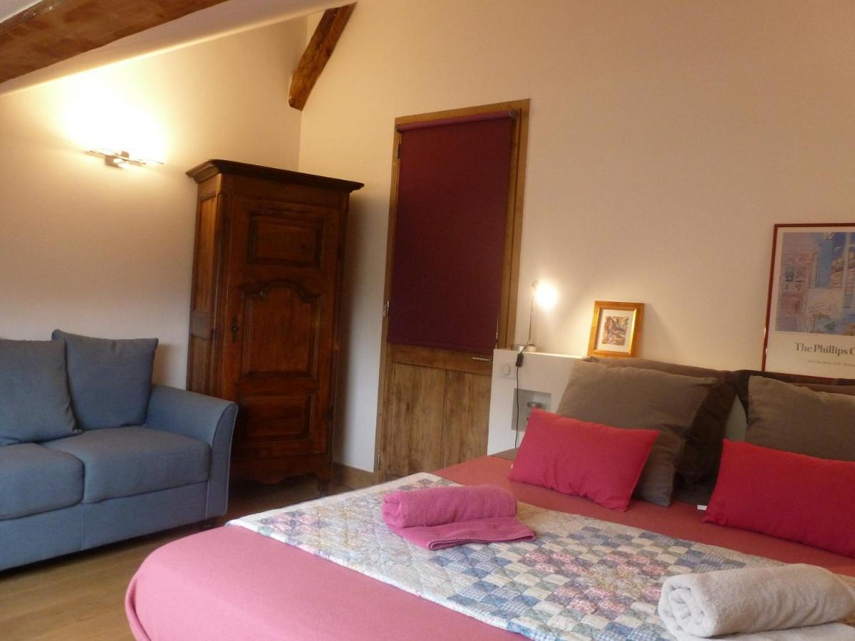 Au Cheval Blanc - Appartements Et Chambres D'Hotes Albertville Esterno foto